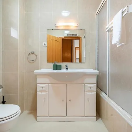 House Apartman *